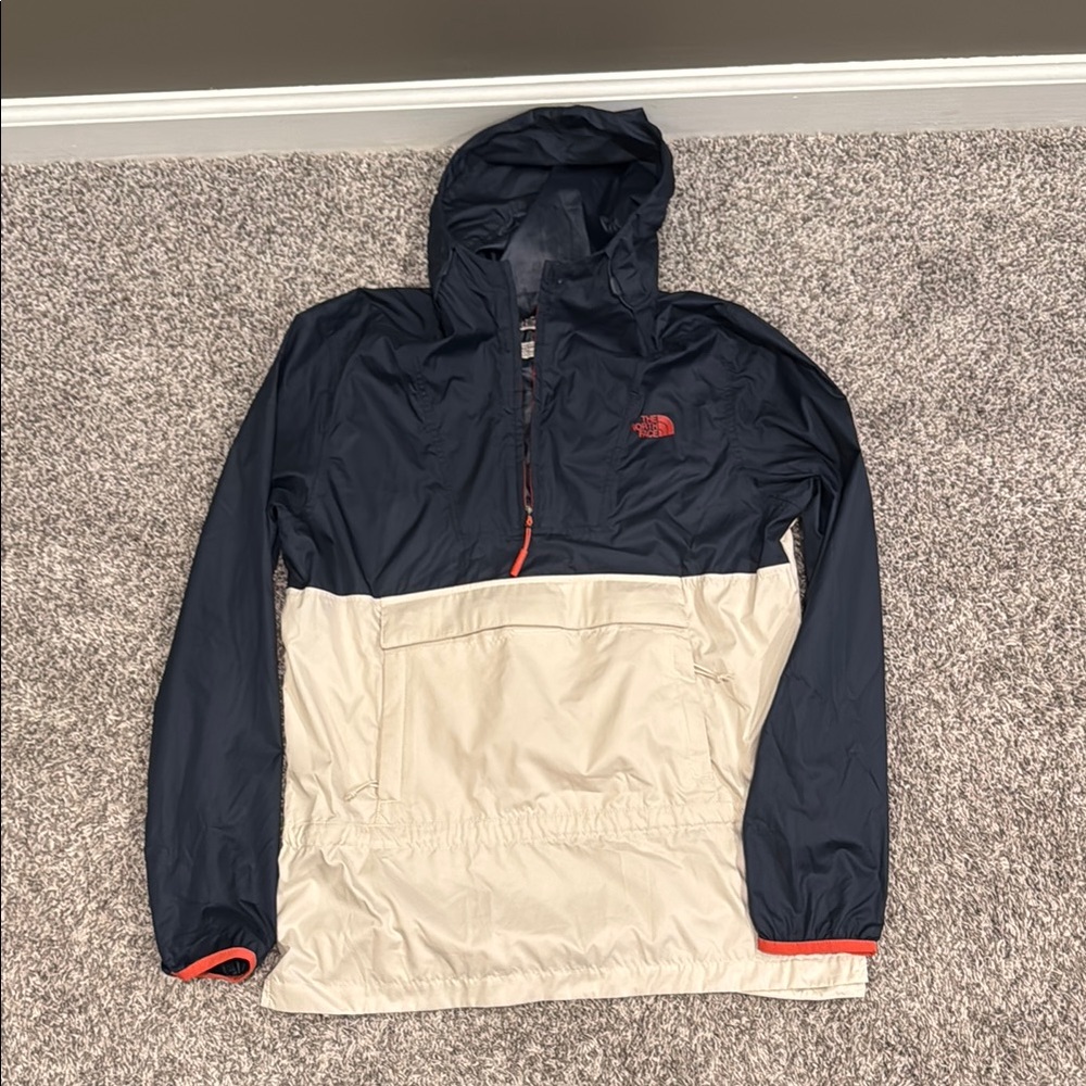 The North Face Black and Tan Windbreaker Lightweight Athletic Design